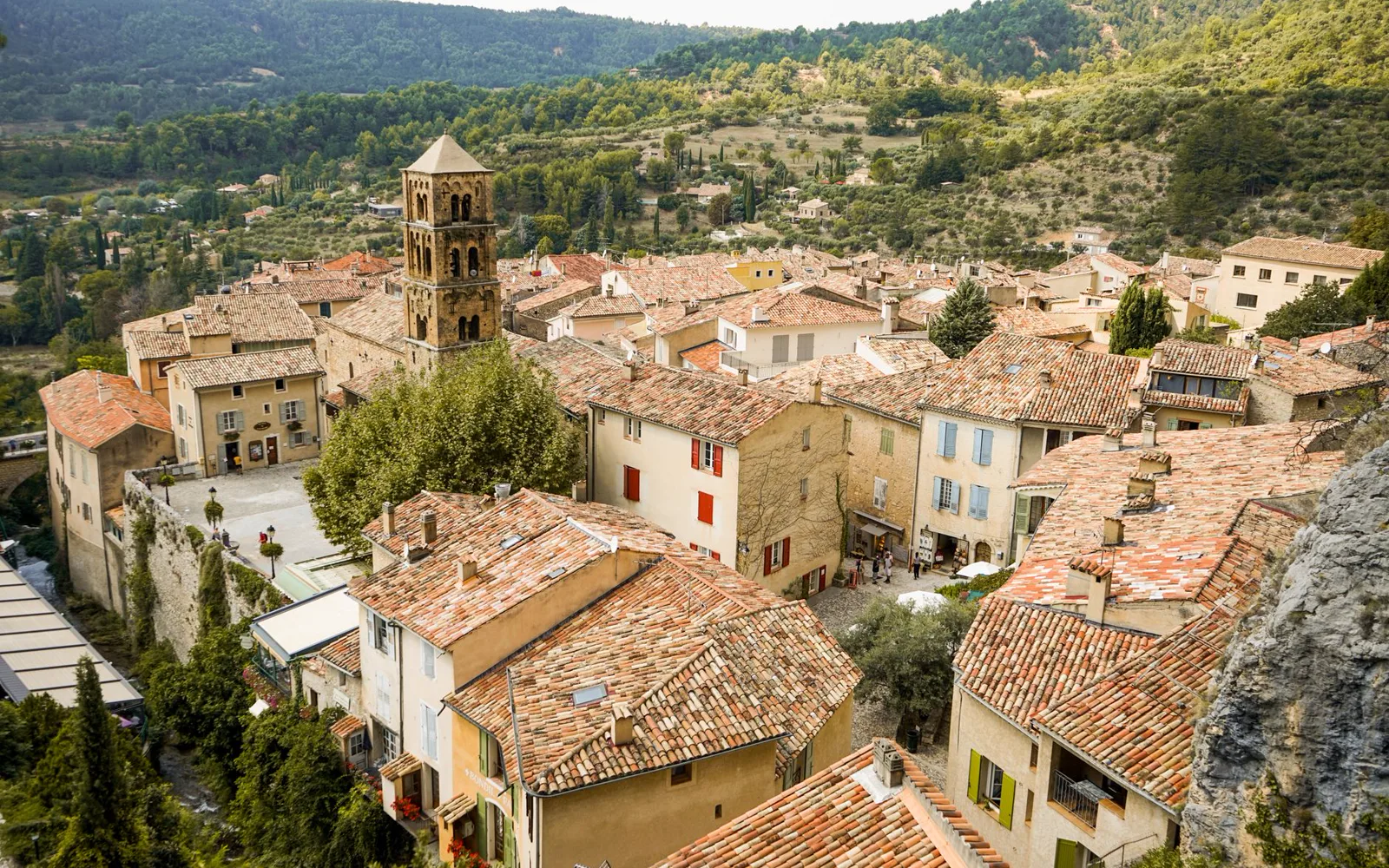 Maisons de pierre d’un village du Cantal