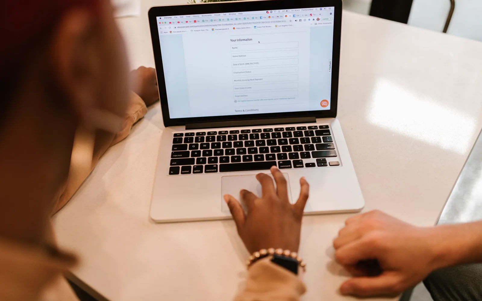 Formulaire web présenté étape par étape