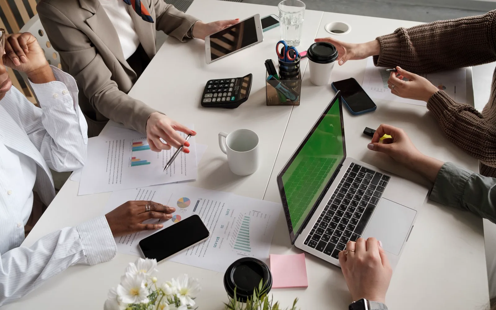 Graphique montrant l’entonnoir de conversion d’une stratégie SEO B2B