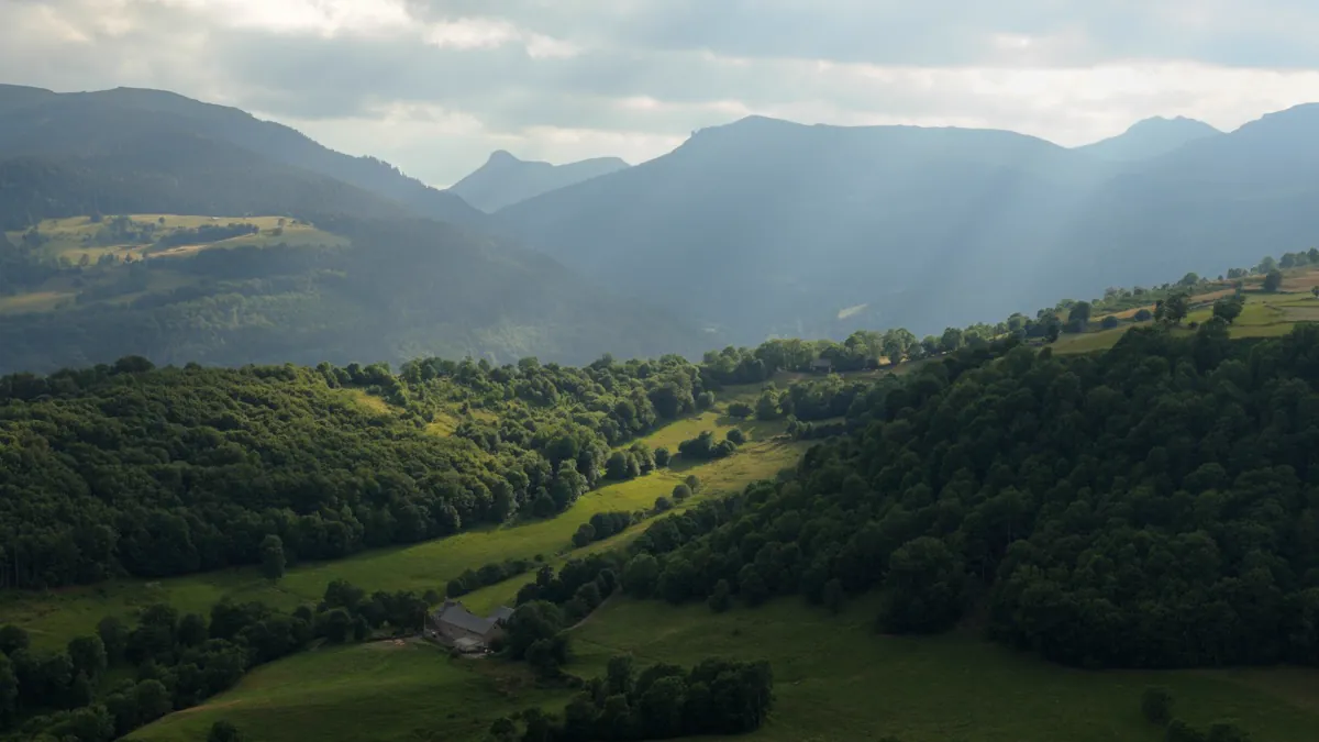 Paysage du Cantal, cadre de vie d’une commune