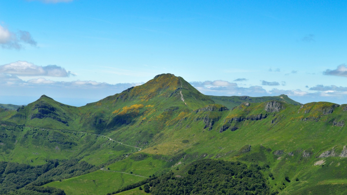 Le Puy Mary, sommet emblématique du Cantal