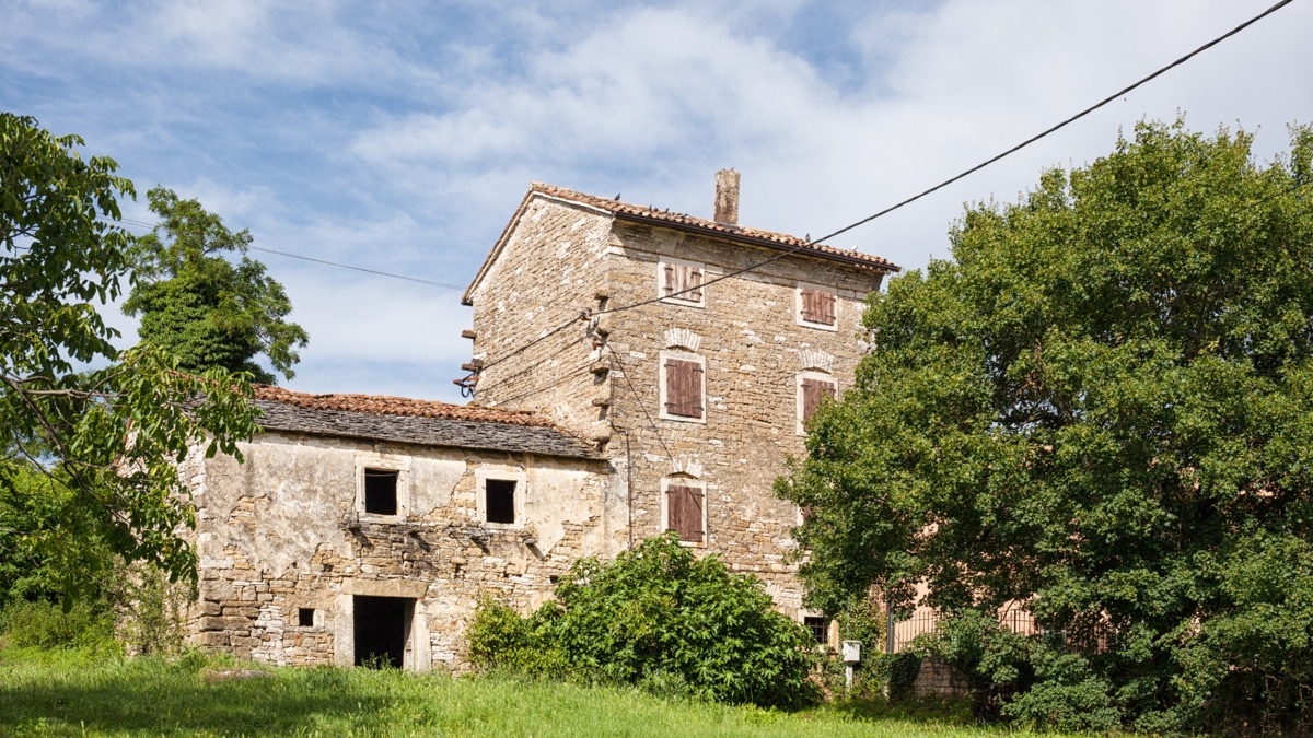 Maison de village en pierre du Cantal