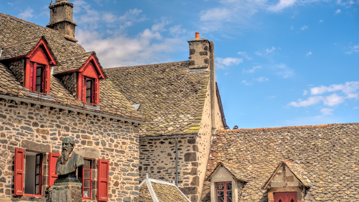 Maison en pierre au toit de lauzes