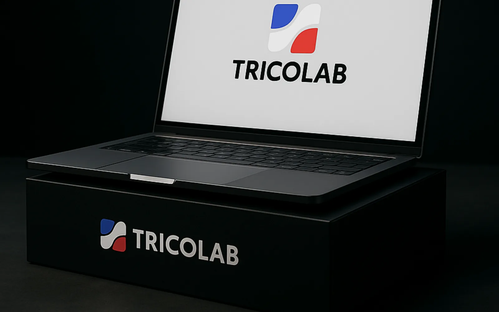 Site web premium conçu par Tricolab sur écran sombre