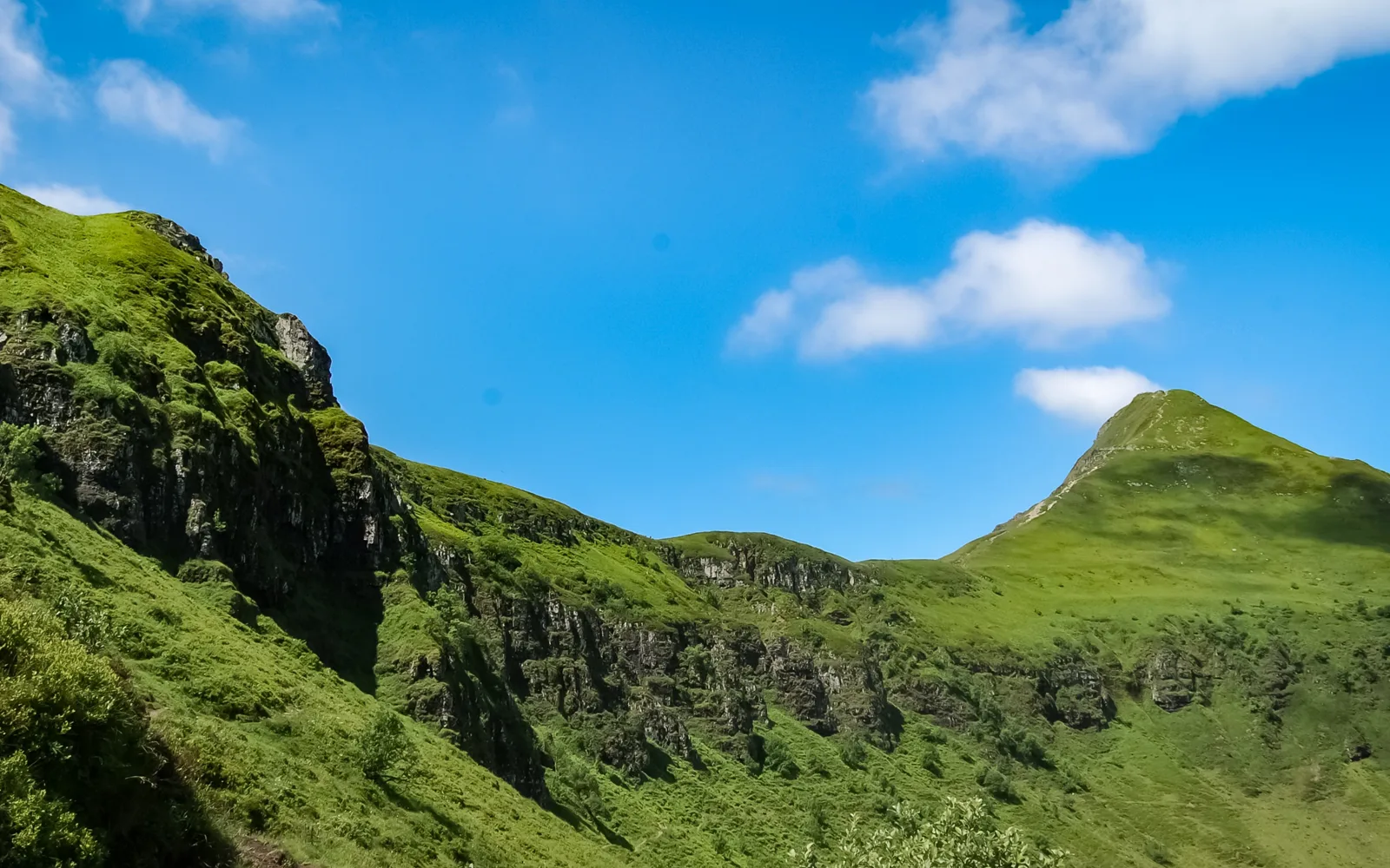 Montagnes du Cantal aux portes du Lioran — création de site internet à Murat