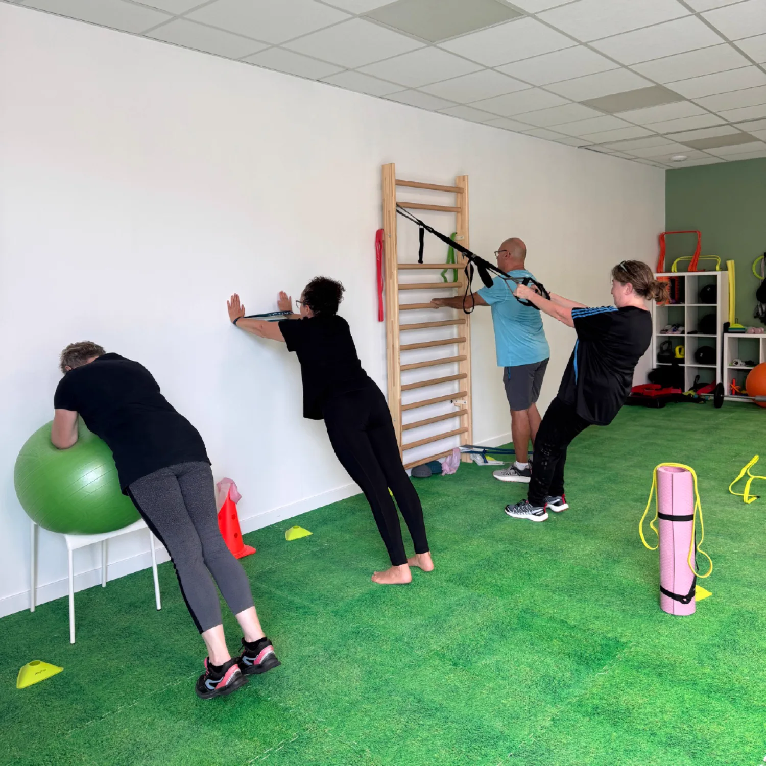 Séance de sport adapté en groupe