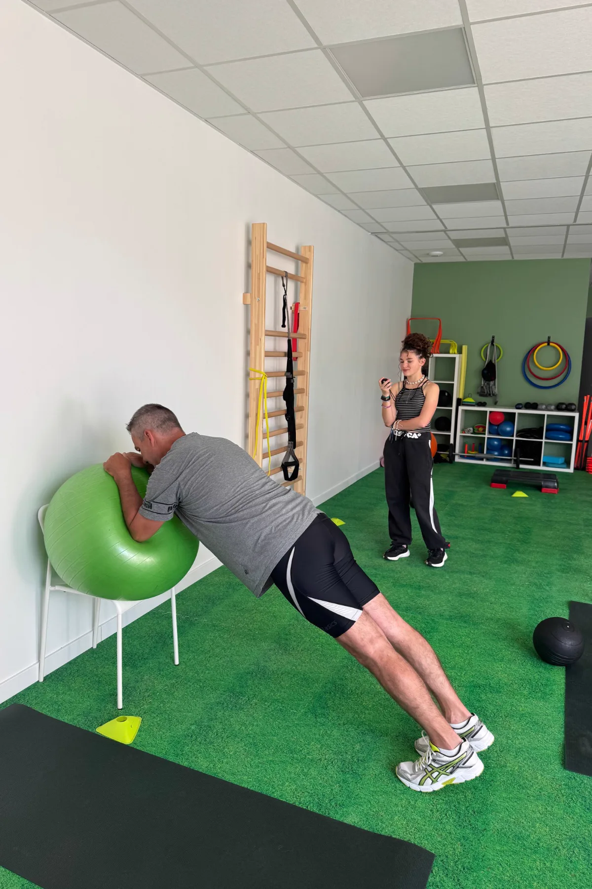 Séance d'activité physique adaptée chez AB Sport Santé